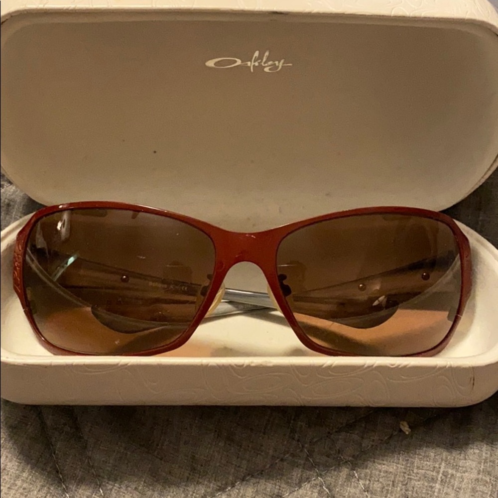Women’s Oakley sunglasses